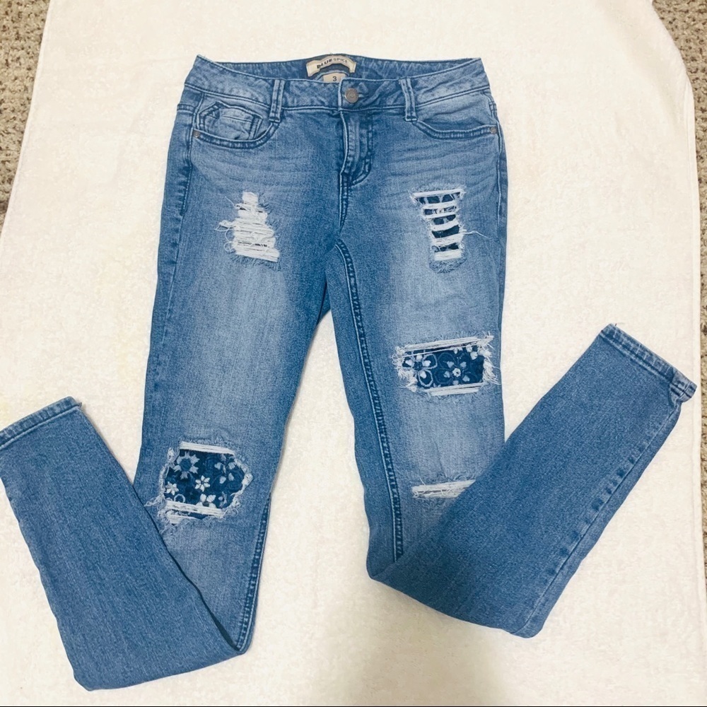 BLUE SPICE distressed floral patches womens jeans size 3